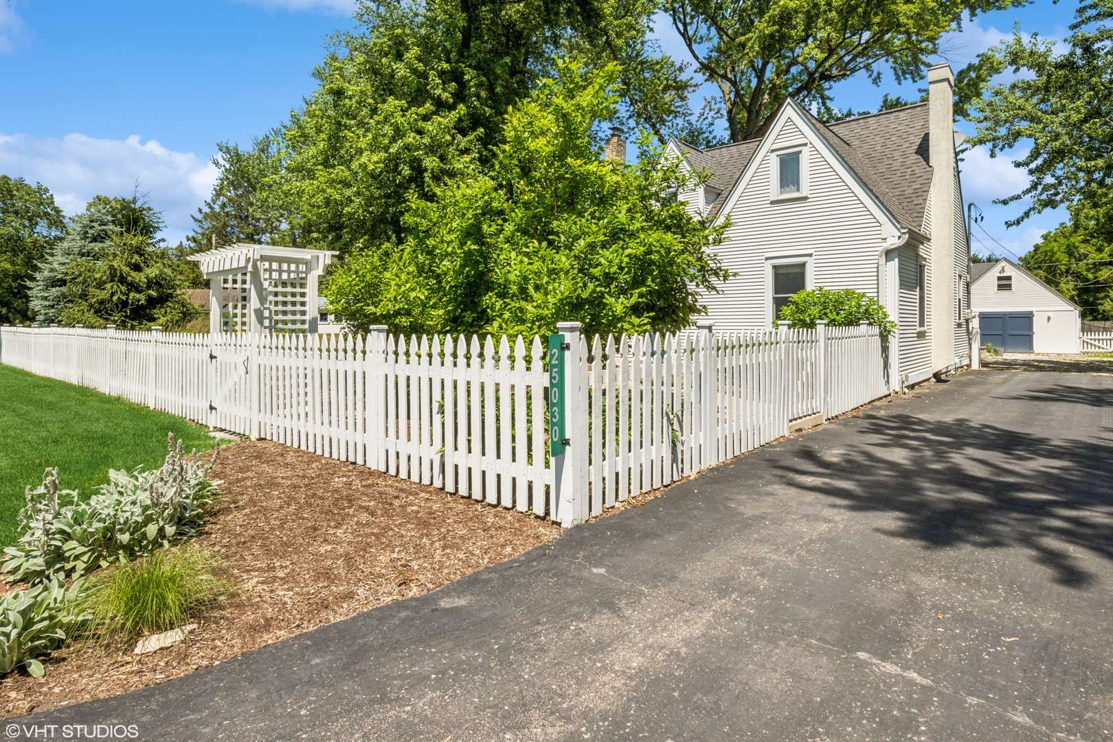 25030 W Fox Avenue, Antioch, IL 60002