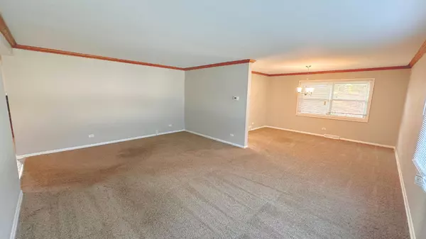 South Holland, IL 60473,16601 Langley Avenue