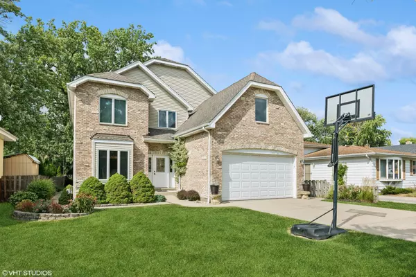 573 W Babcock Avenue, Elmhurst, IL 60126