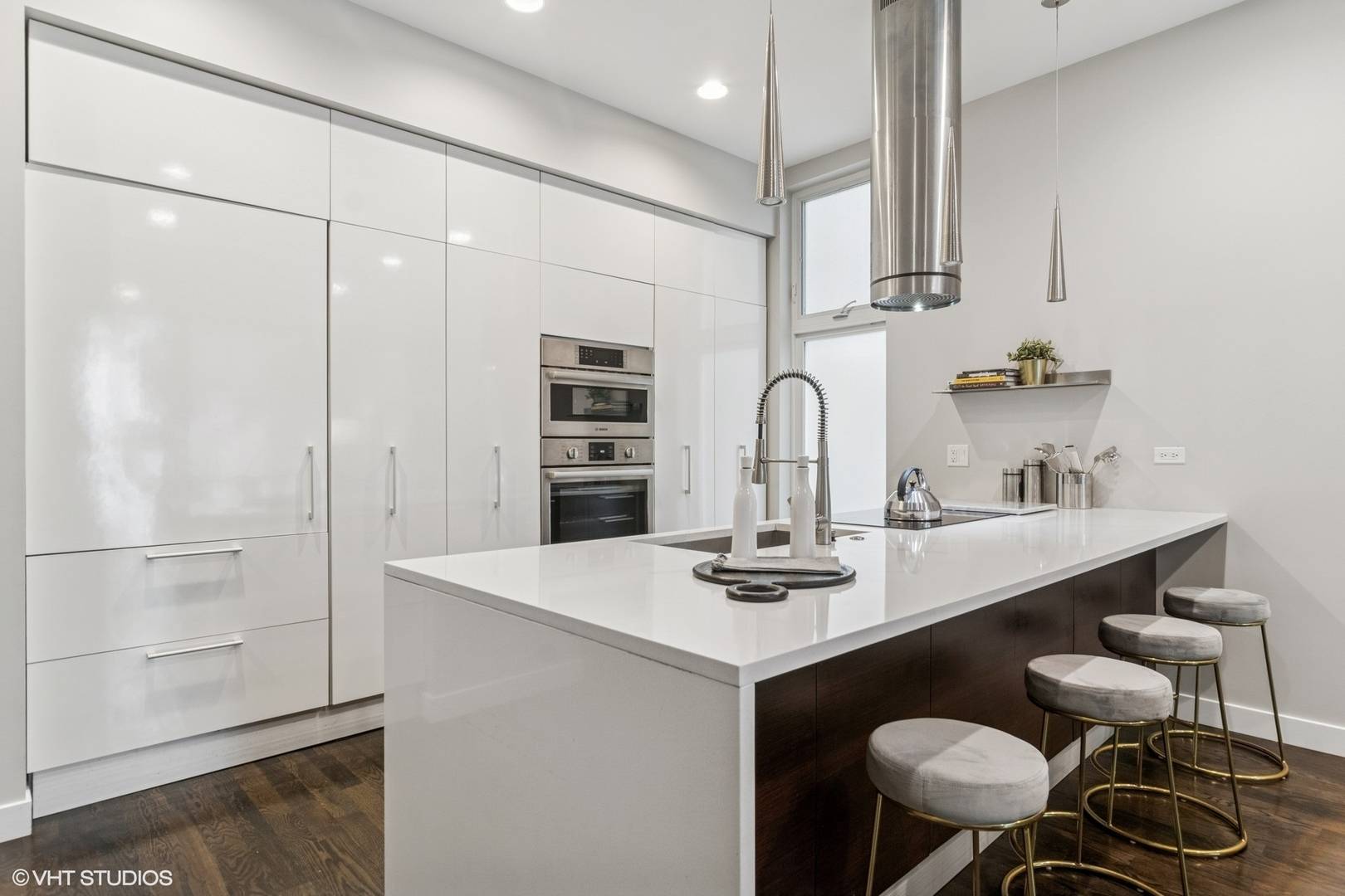 Chicago, IL 60622,1718 W LE MOYNE Street #1