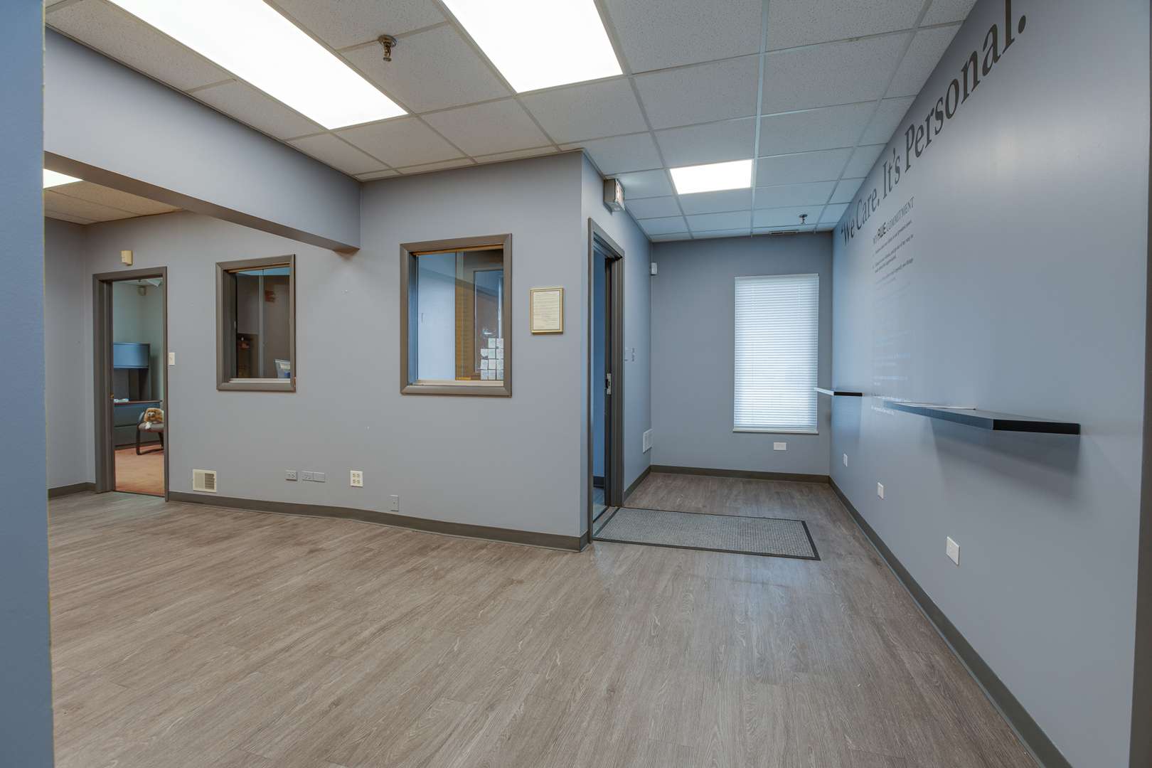 Carol Stream, IL 60188,295-297 Carlton Drive #295-297