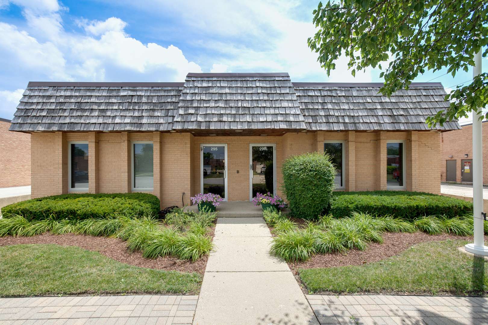 295-297 Carlton Drive #295-297, Carol Stream, IL 60188