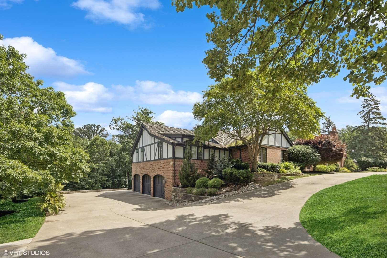 Glen Ellyn, IL 60137,1030 CRESCENT Boulevard