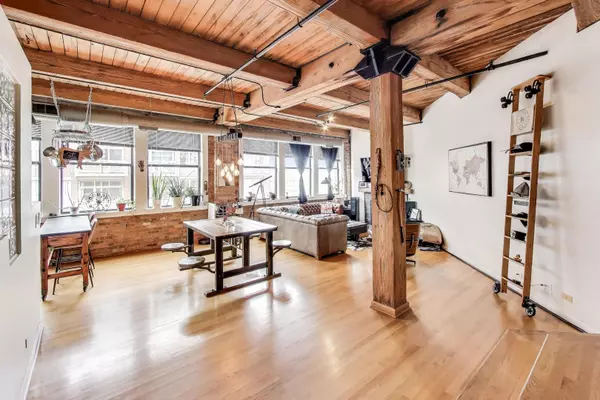 Chicago, IL 60607,913 W Van Buren Street #6E
