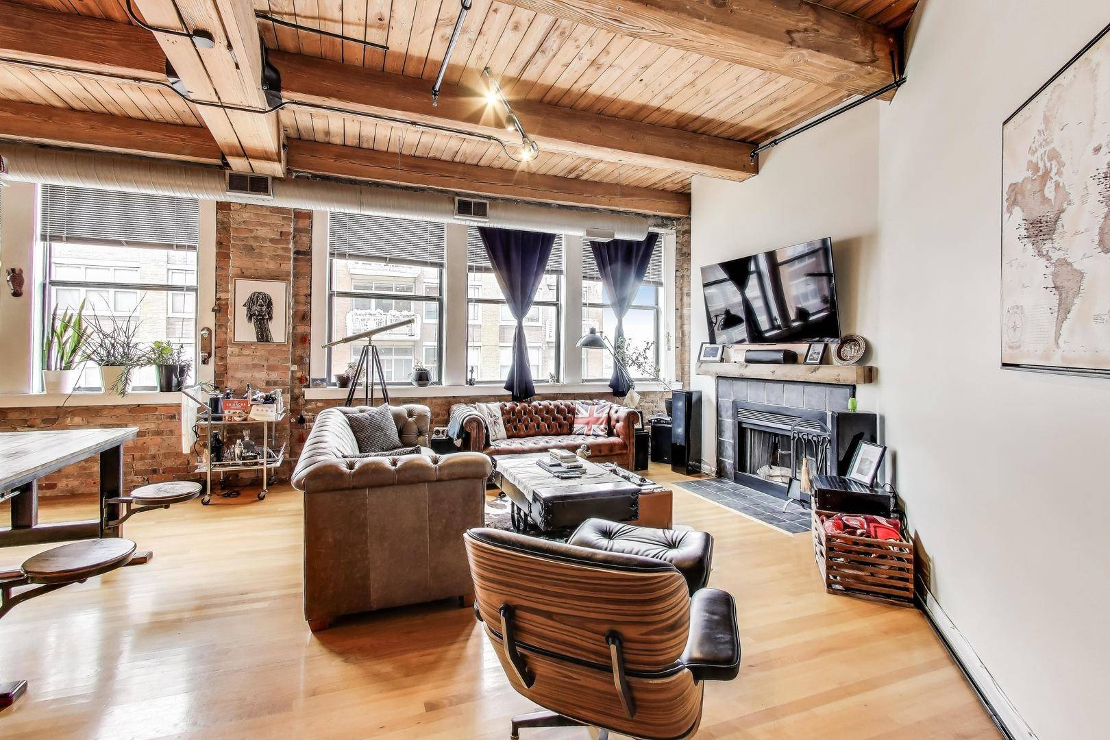 Chicago, IL 60607,913 W Van Buren Street #6E