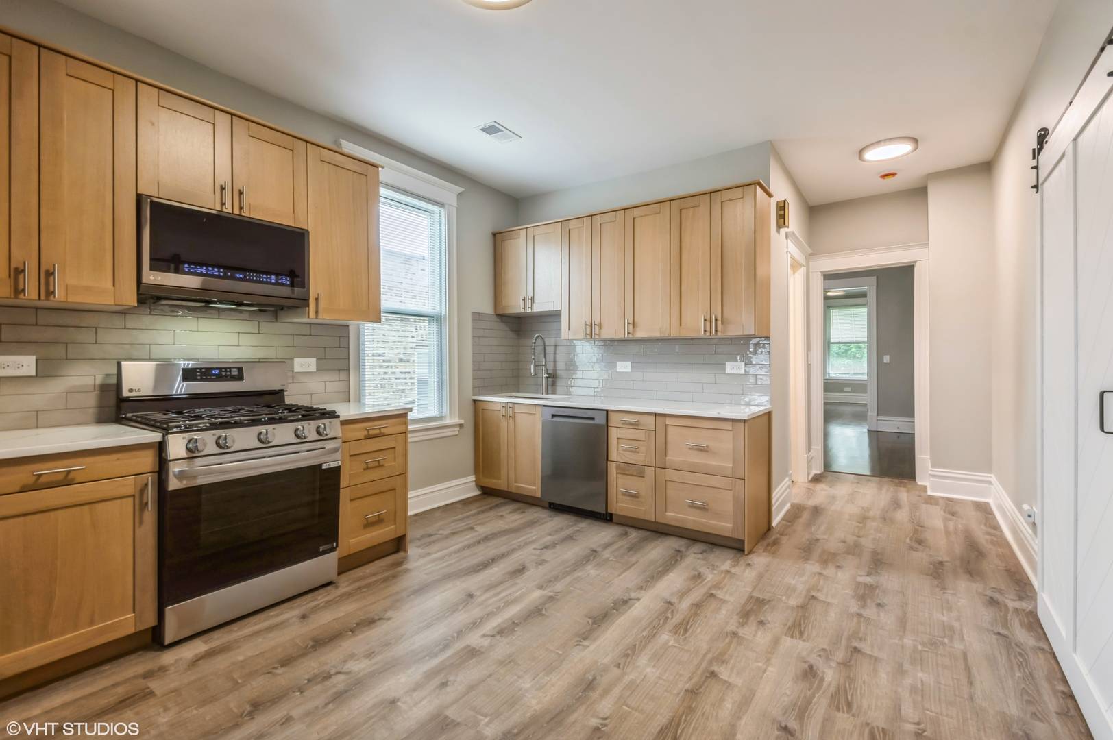 Chicago, IL 60618,3821 N Whipple Street #3