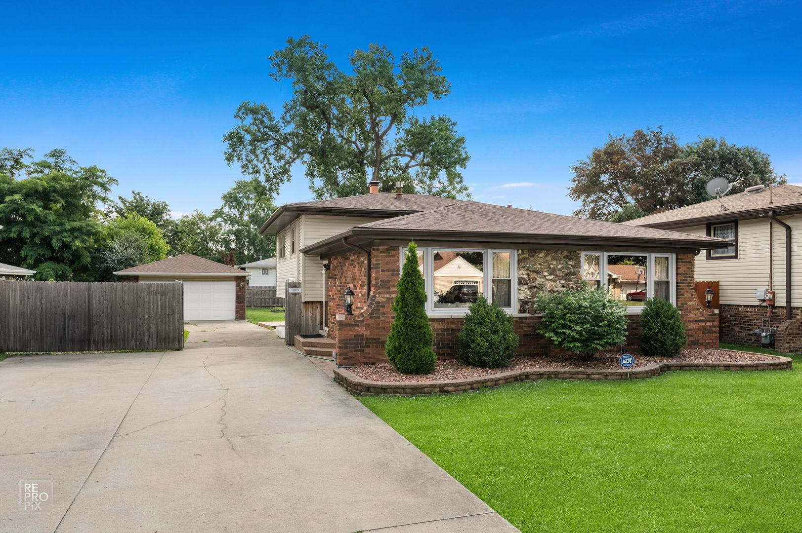 Worth, IL 60482,10909 s Neenah Avenue