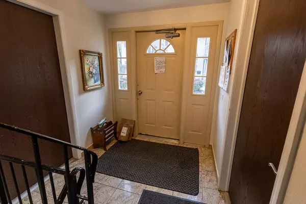 Chicago, IL 60656,8538 W Catherine Avenue #4N