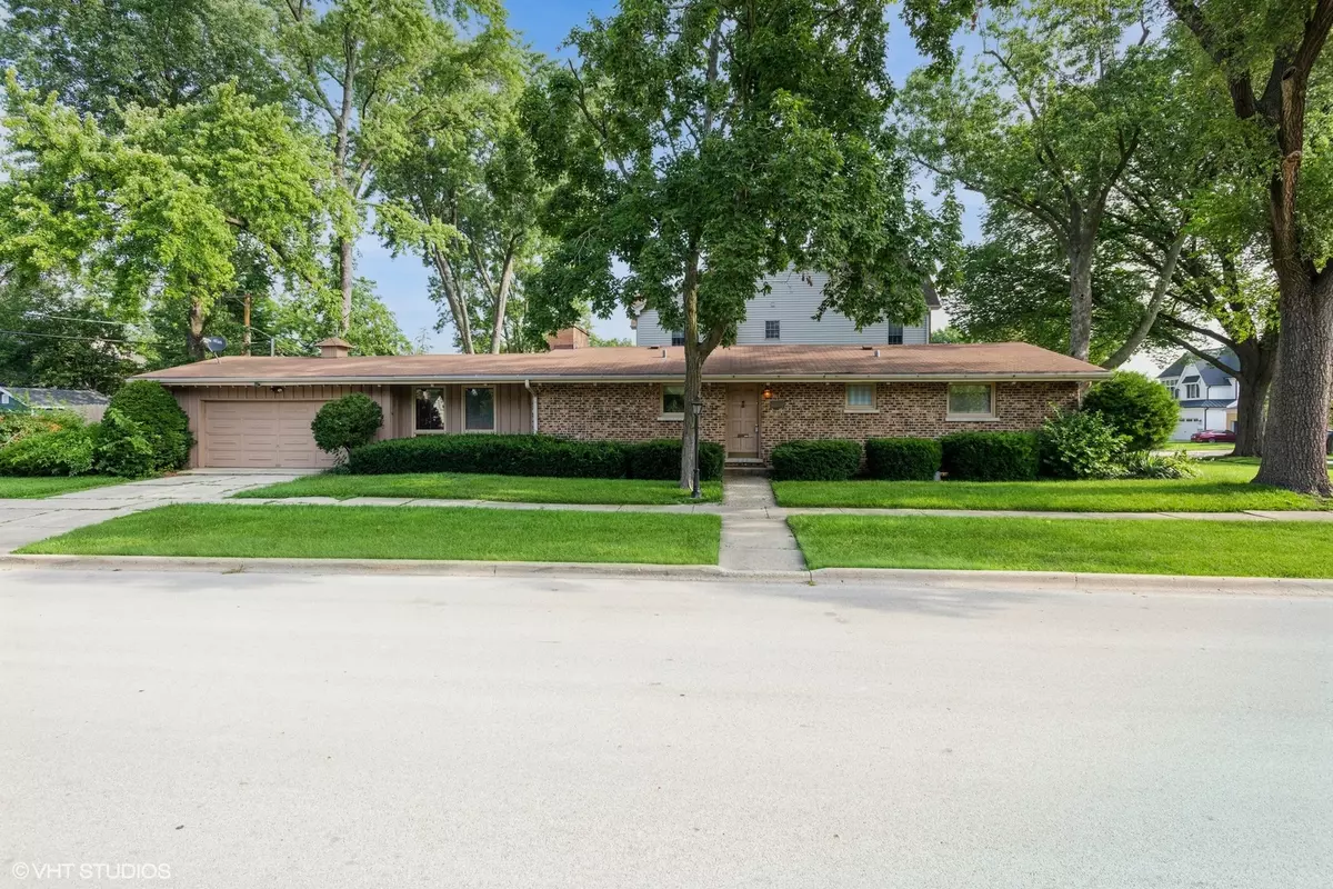 Elmhurst, IL 60126,461 W Grantley Avenue