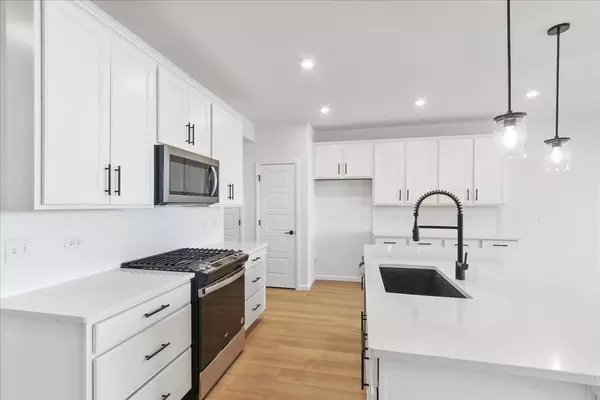 Bolingbrook, IL 60490,700 Switchgrass Way #56002