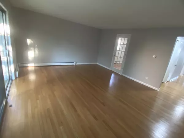 Des Plaines, IL 60016,1353 Perry Street #6