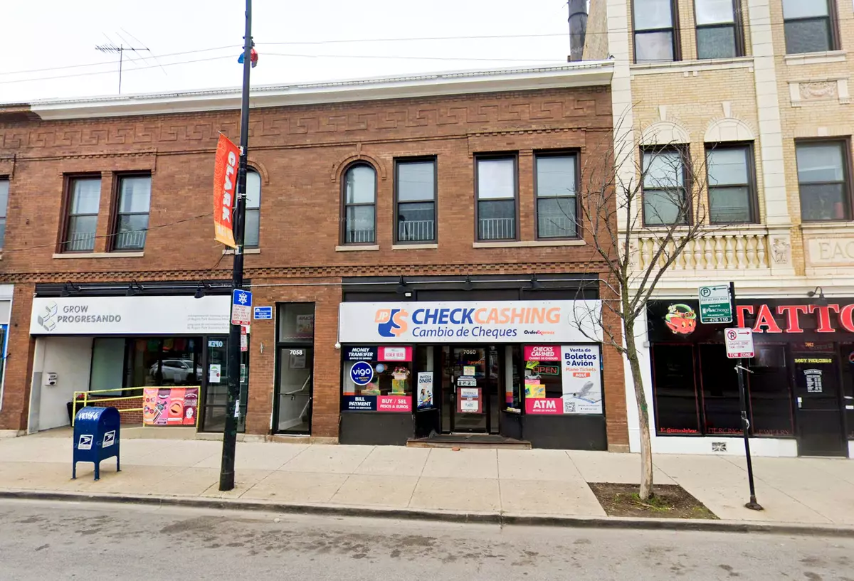 Chicago, IL 60626,7058 N Clark Street #204