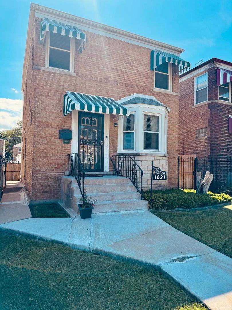 Chicago, IL 60639,1621 N Luna Avenue