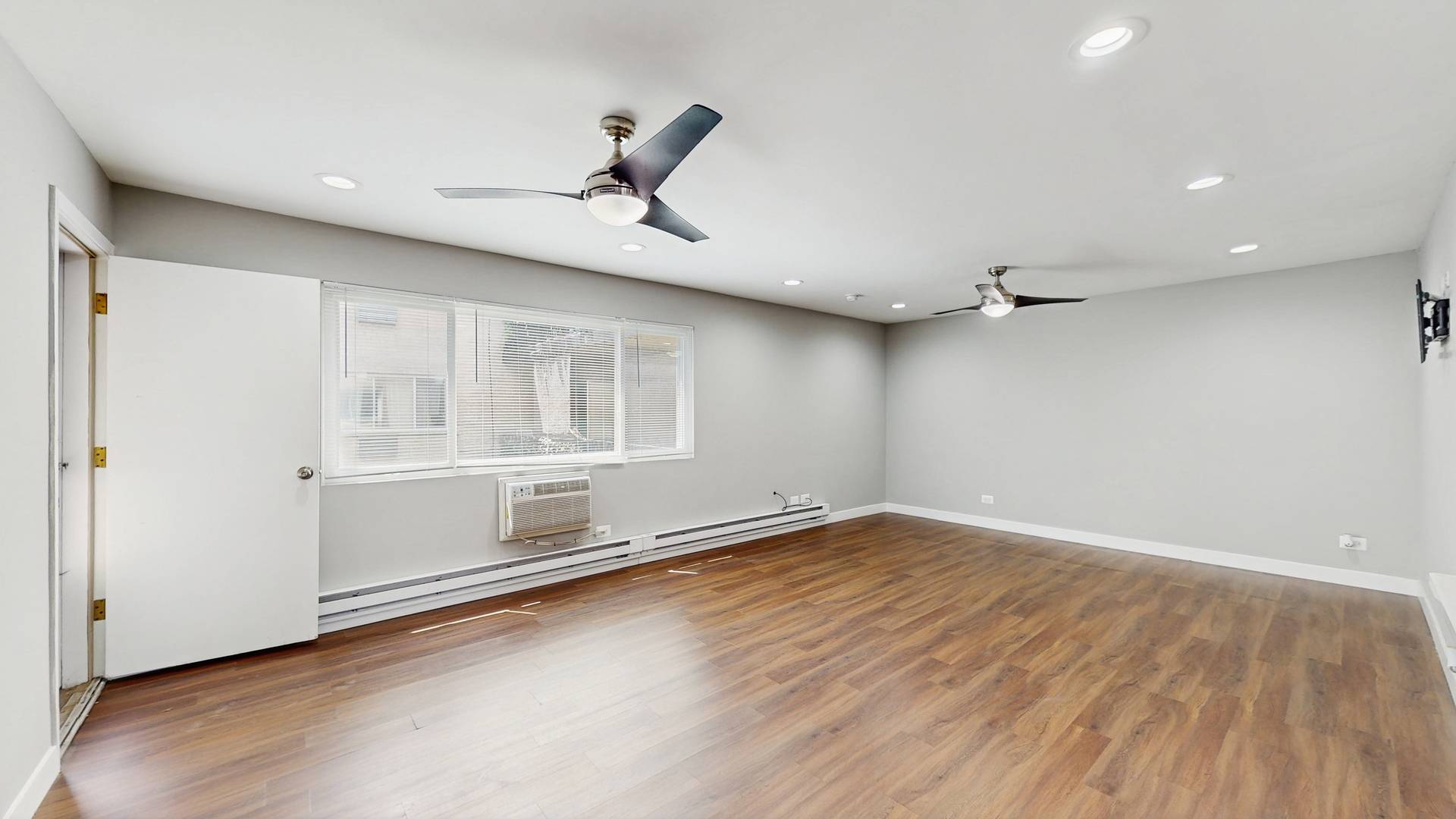 Chicago, IL 60626,1436 W Farwell Avenue #2D