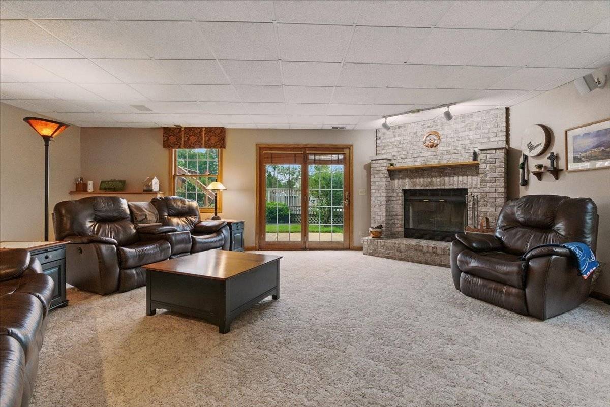 Spring Grove, IL 60081,2411 S Hidden Trail