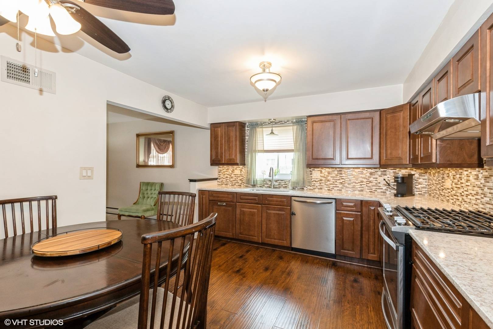 Burbank, IL 60459,8132 Oak Park Avenue