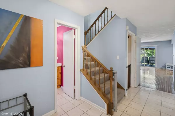 Elk Grove Village, IL 60007,675 Versailles Circle #D