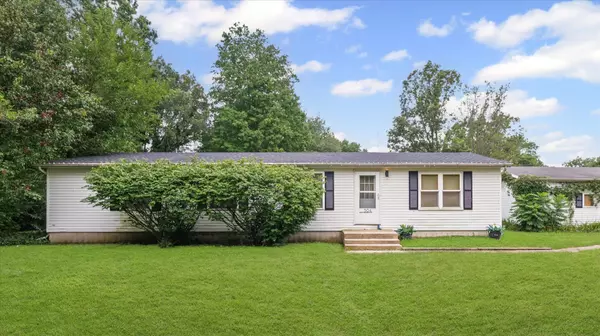 Bellflower, IL 62174,304 E North Street