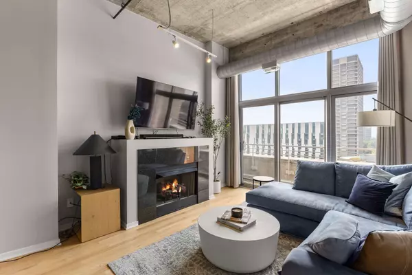 Chicago, IL 60607,933 W Van Buren Street #910
