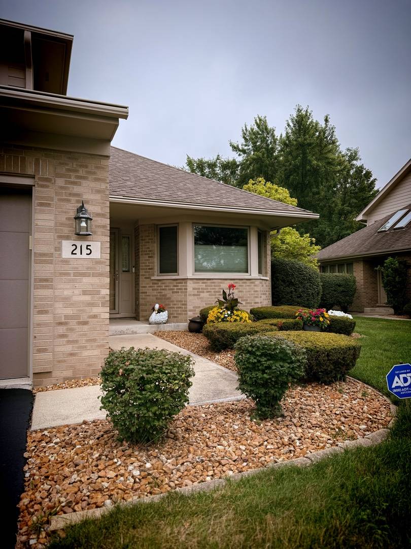 Flossmoor, IL 60422,215 Shea Court #215