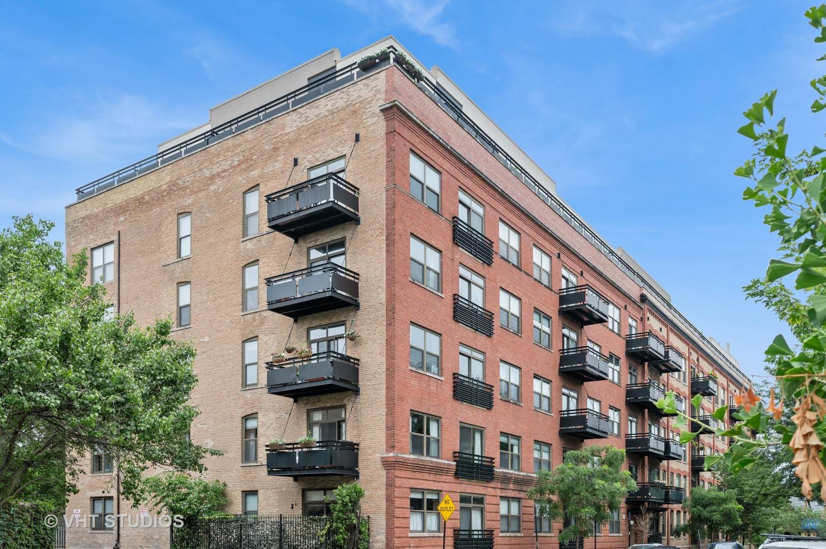 1735 W Diversey Parkway #208, Chicago, IL 60614