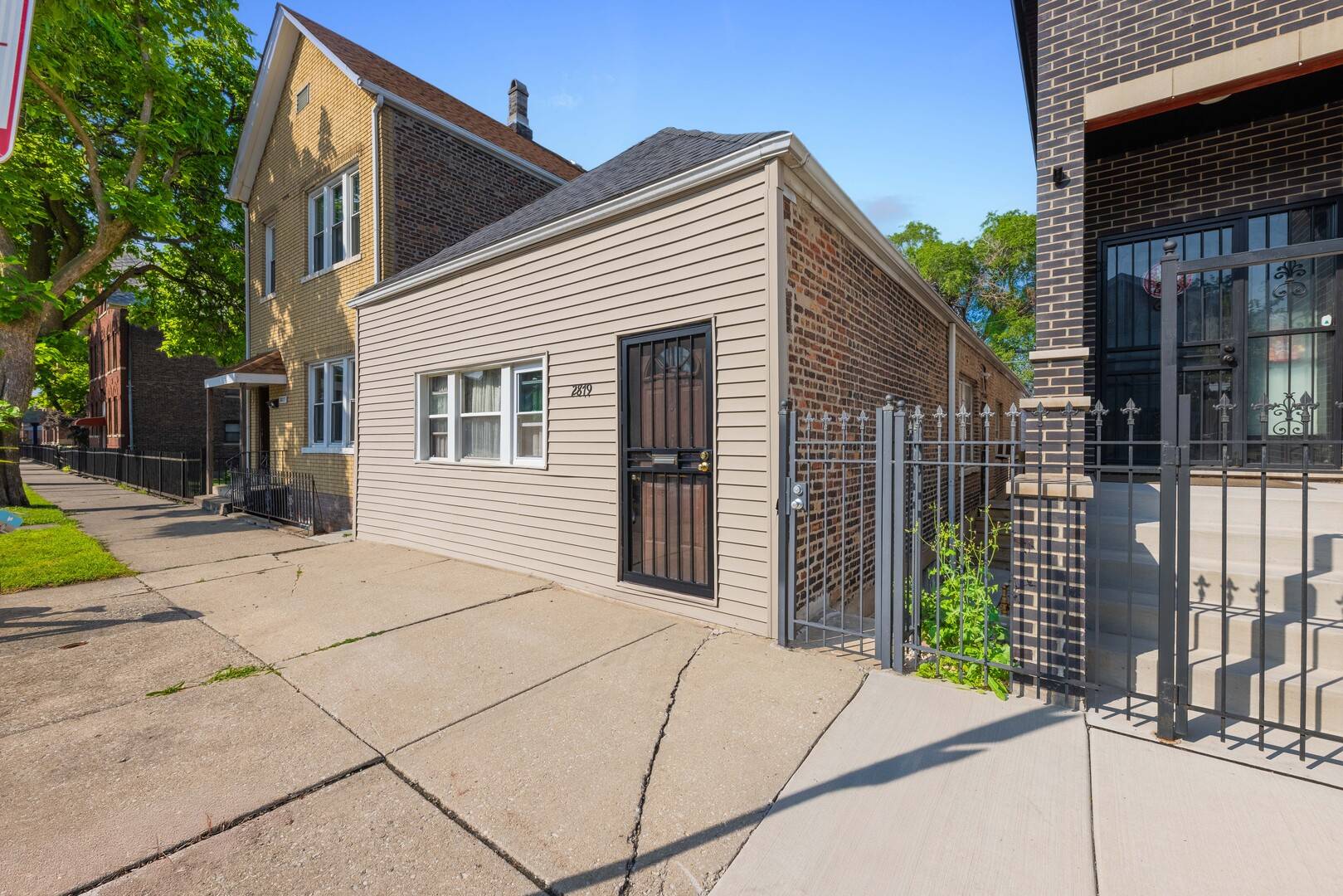 Chicago, IL 60608,2879 S Throop Street