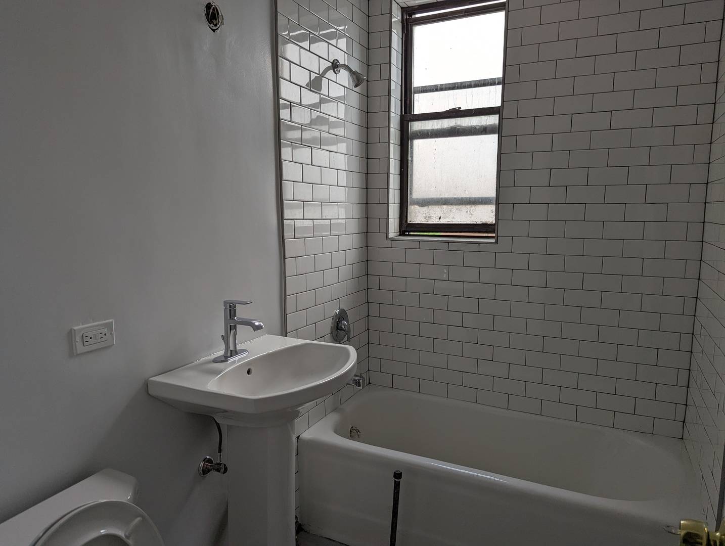 Chicago, IL 60647,3335 W Diversey Avenue #323