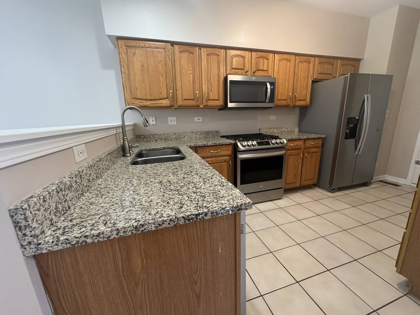 Aurora, IL 60502,1086 Parkhill Circle