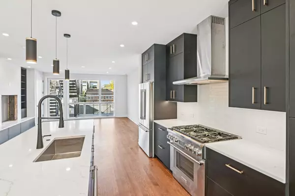 Chicago, IL 60642,1536 W Chestnut Street #B