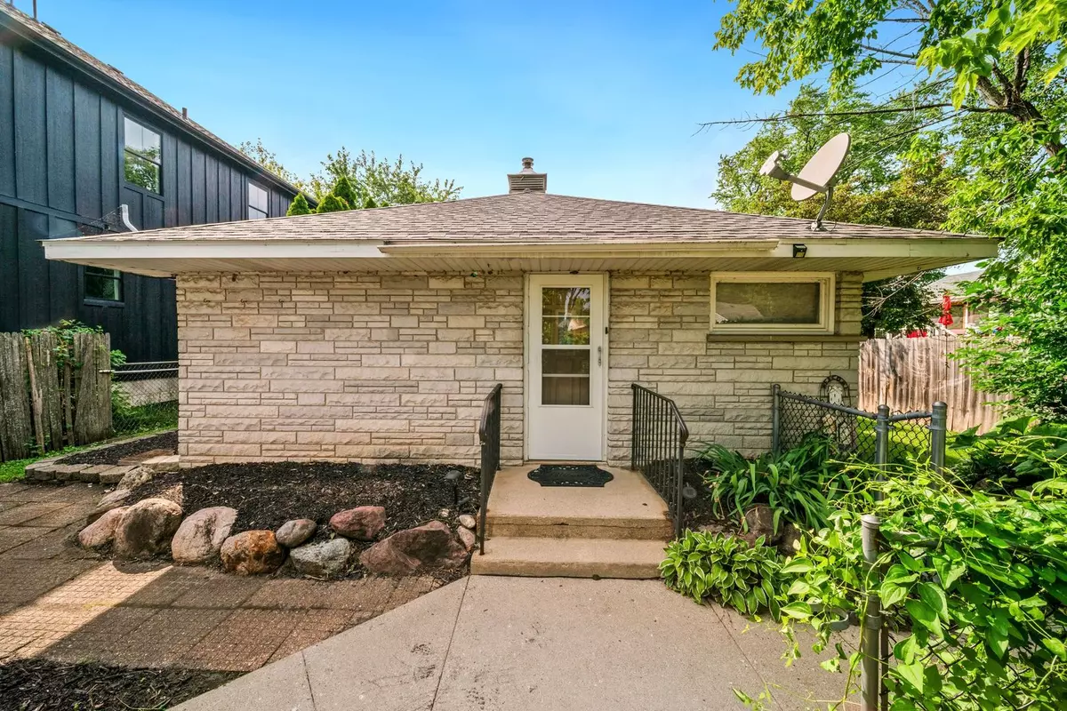 Mchenry, IL 60051,1515 N River Road