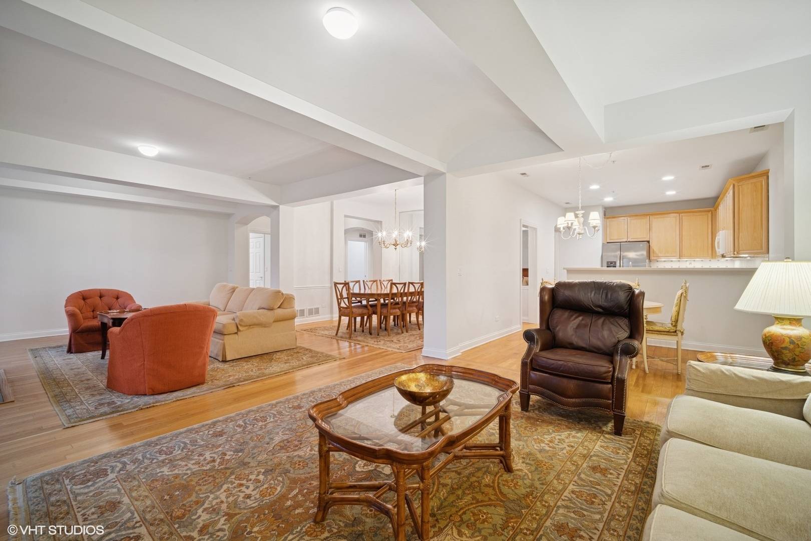 Northbrook, IL 60062,2365 Waukegan Road #2C