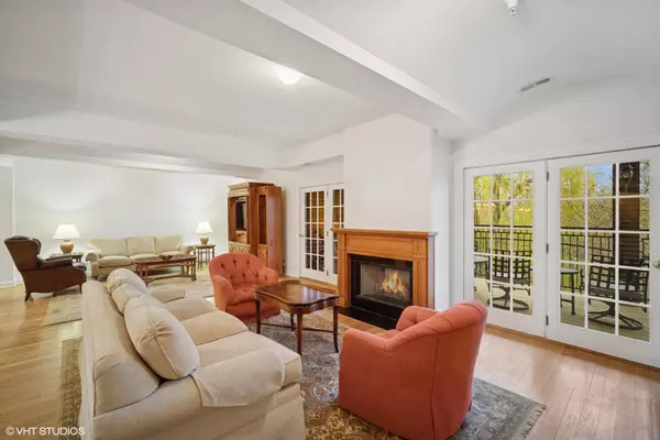 Northbrook, IL 60062,2365 Waukegan Road #2C