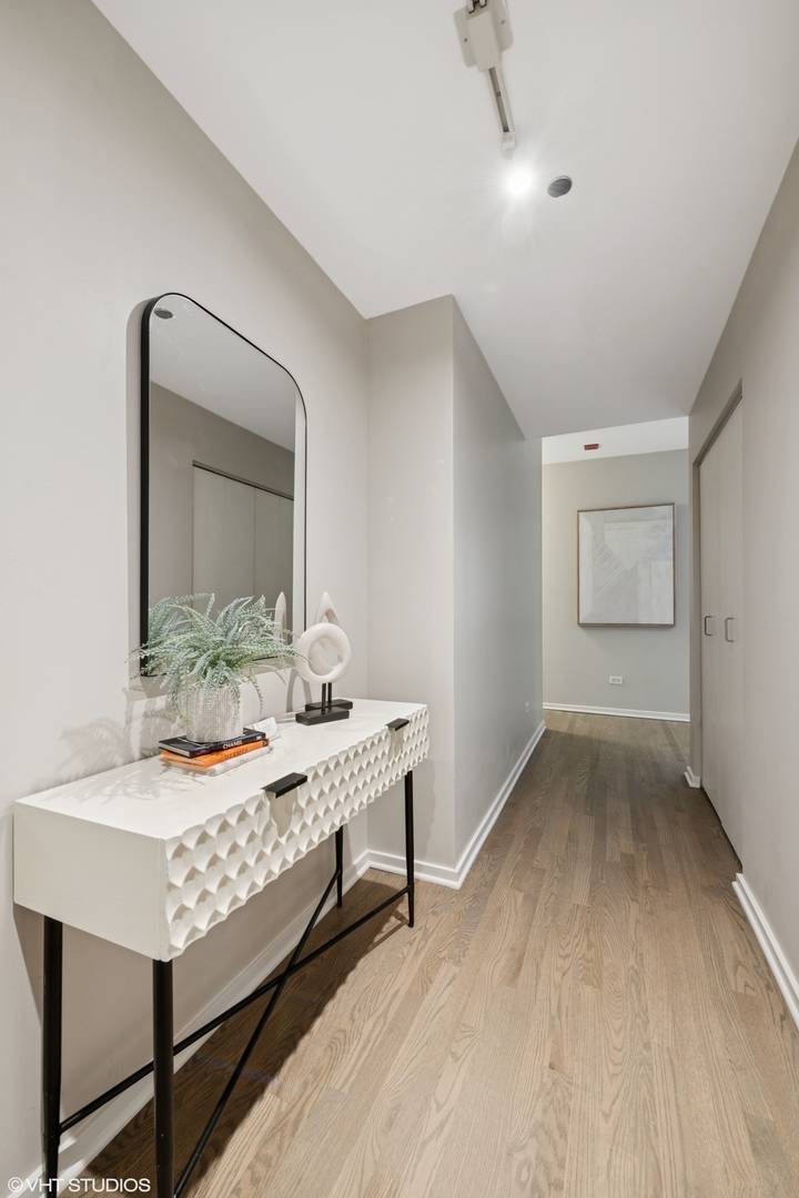 Chicago, IL 60661,330 N Jefferson Street #1406