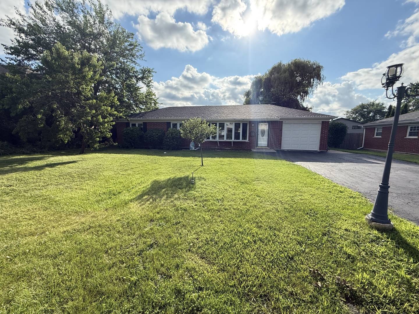 1124 Castle Drive, Glenview, IL 60025