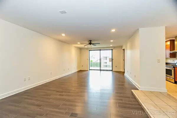 Evanston, IL 60203,9201 Drake Avenue #101S