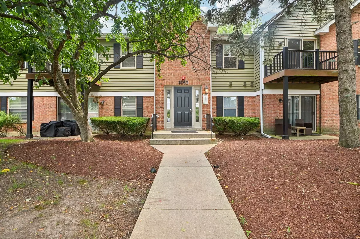 Naperville, IL 60563,1543 Raymond Drive #204