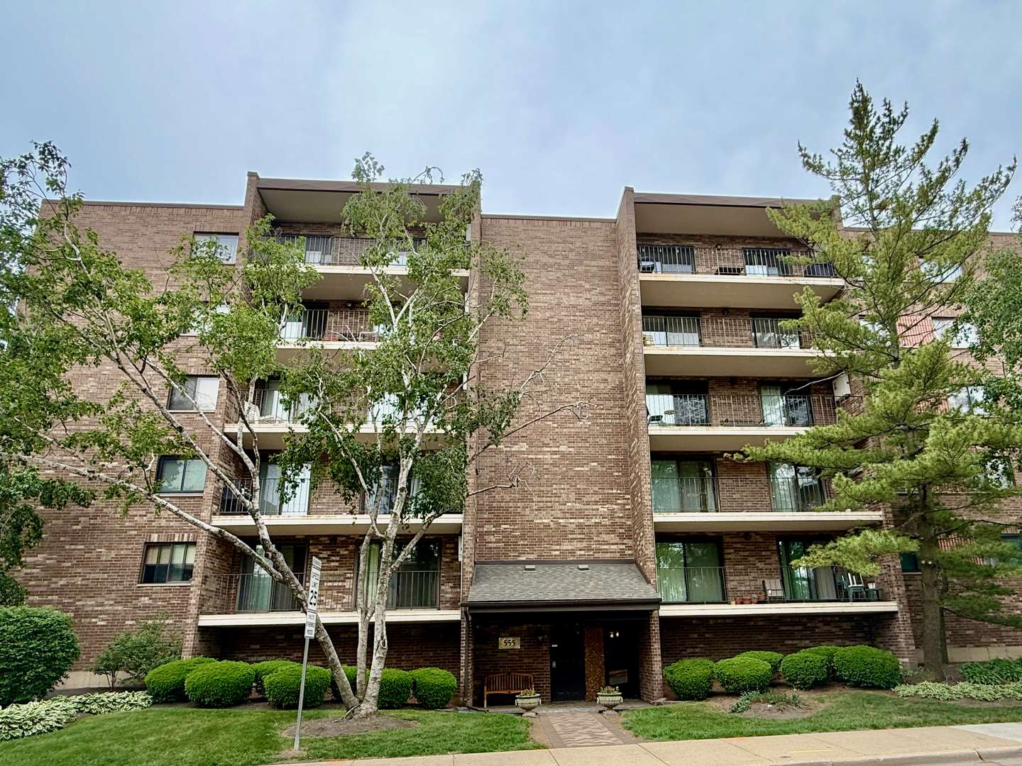 555 Graceland Avenue #505, Des Plaines, IL 60016