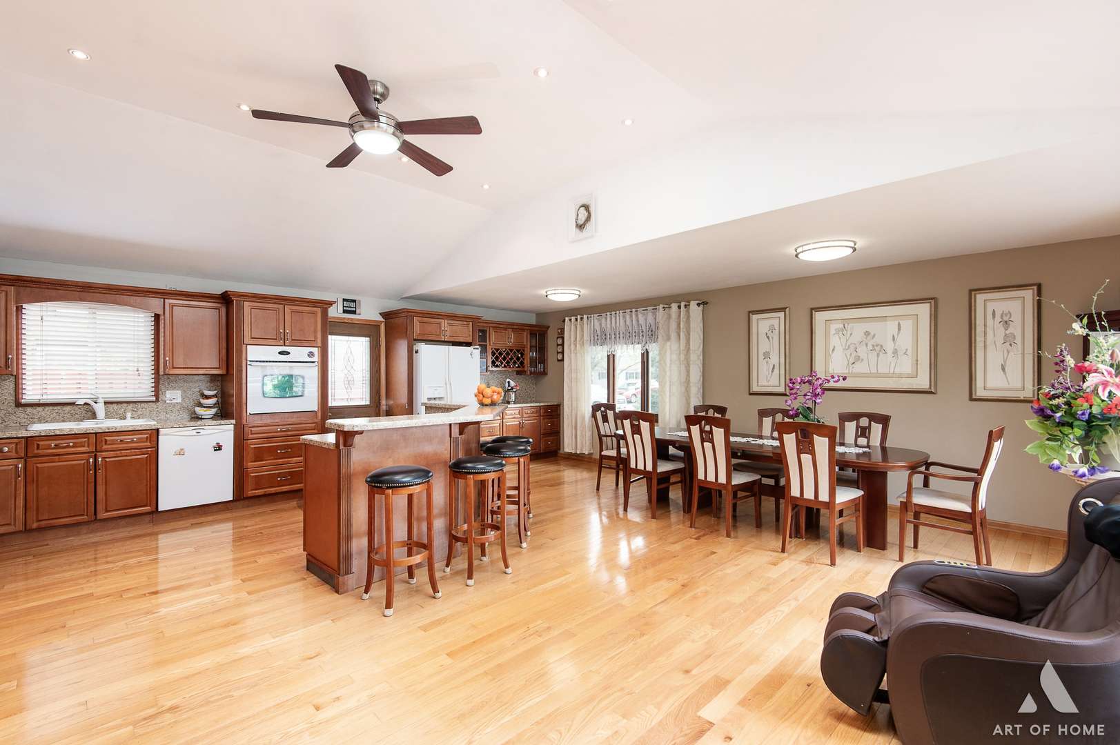 Burbank, IL 60459,8356 Oak Park Avenue
