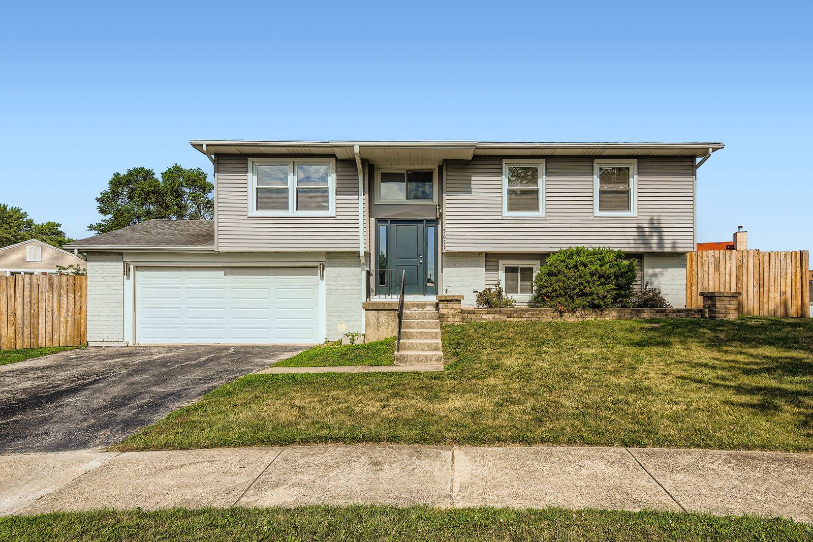 Matteson, IL 60443,5611 Allemong Drive