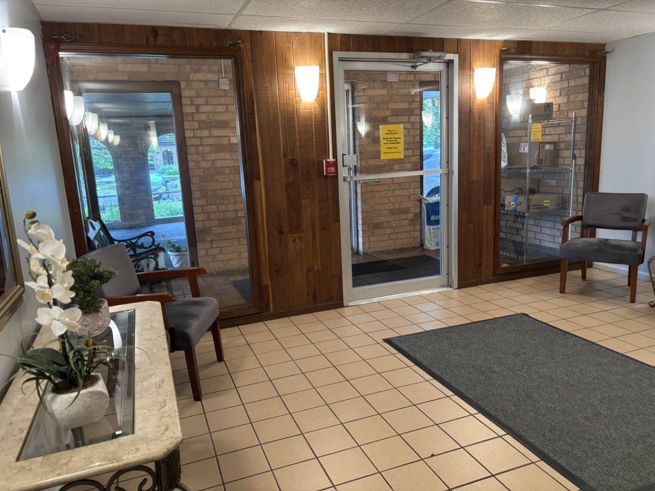 Downers Grove, IL 60516,502 Redondo Drive #112