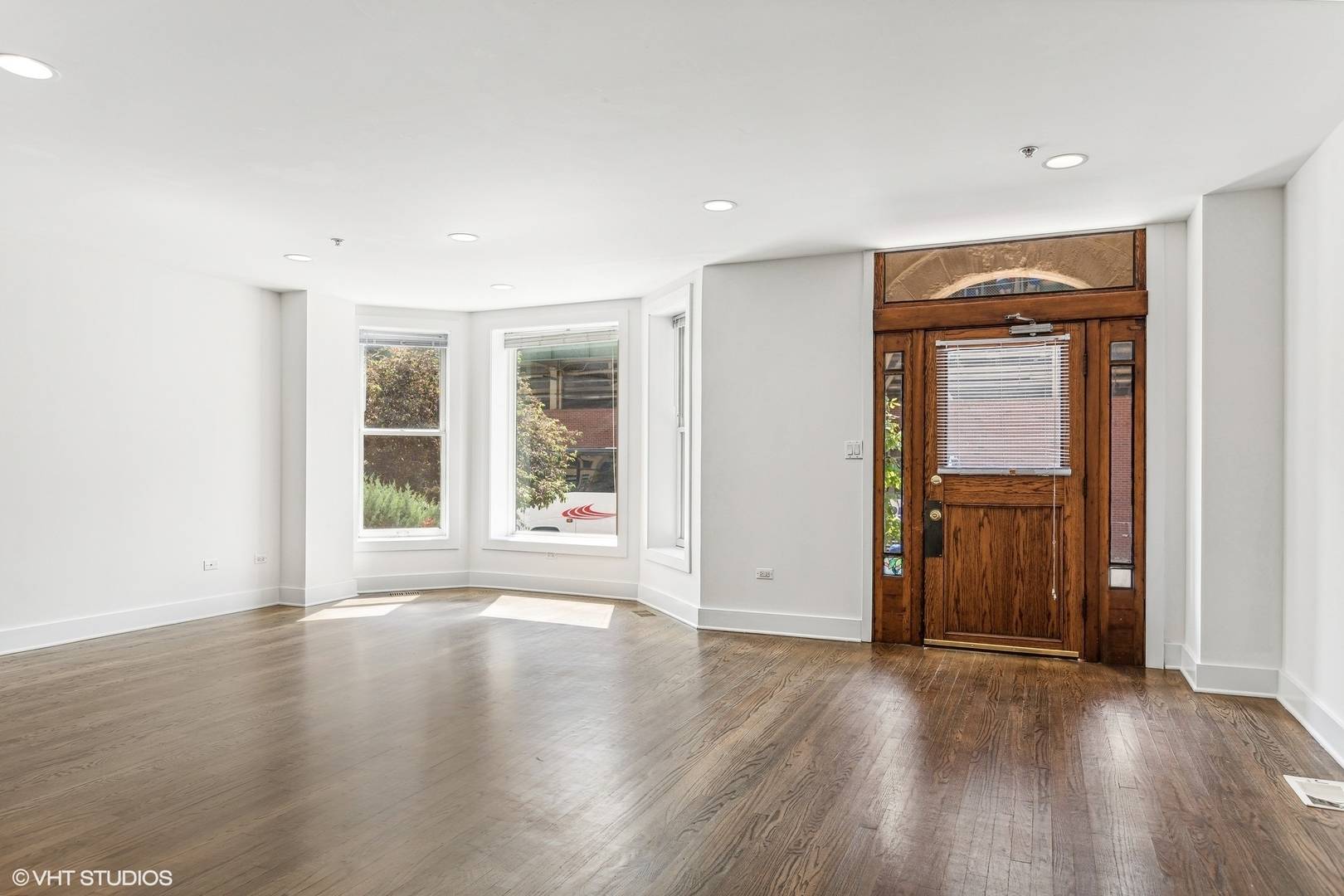 Chicago, IL 60613,3639 N Sheffield Avenue #1