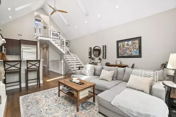 Chicago, IL 60622,849 N Hermitage Avenue #3
