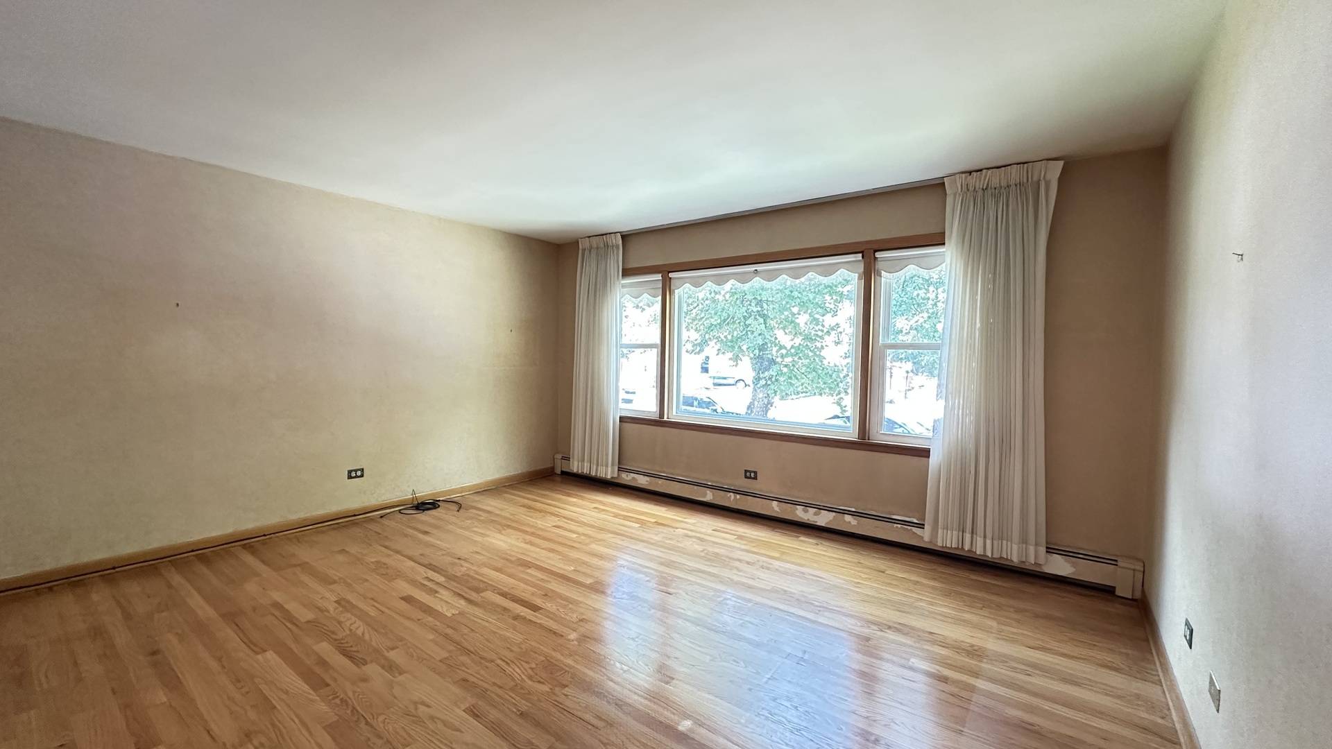 Chicago, IL 60625,5219 N Bernard Street #1