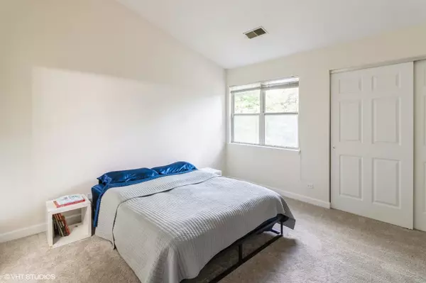Carol Stream, IL 60188,1081 Lakewood Circle