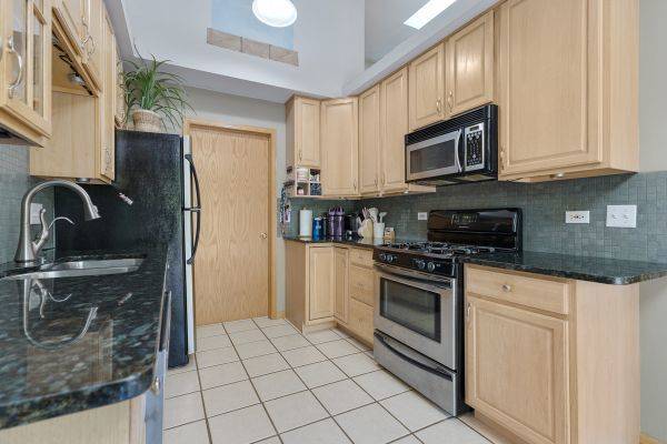 Huntley, IL 60142,10883 Harry Drive #14