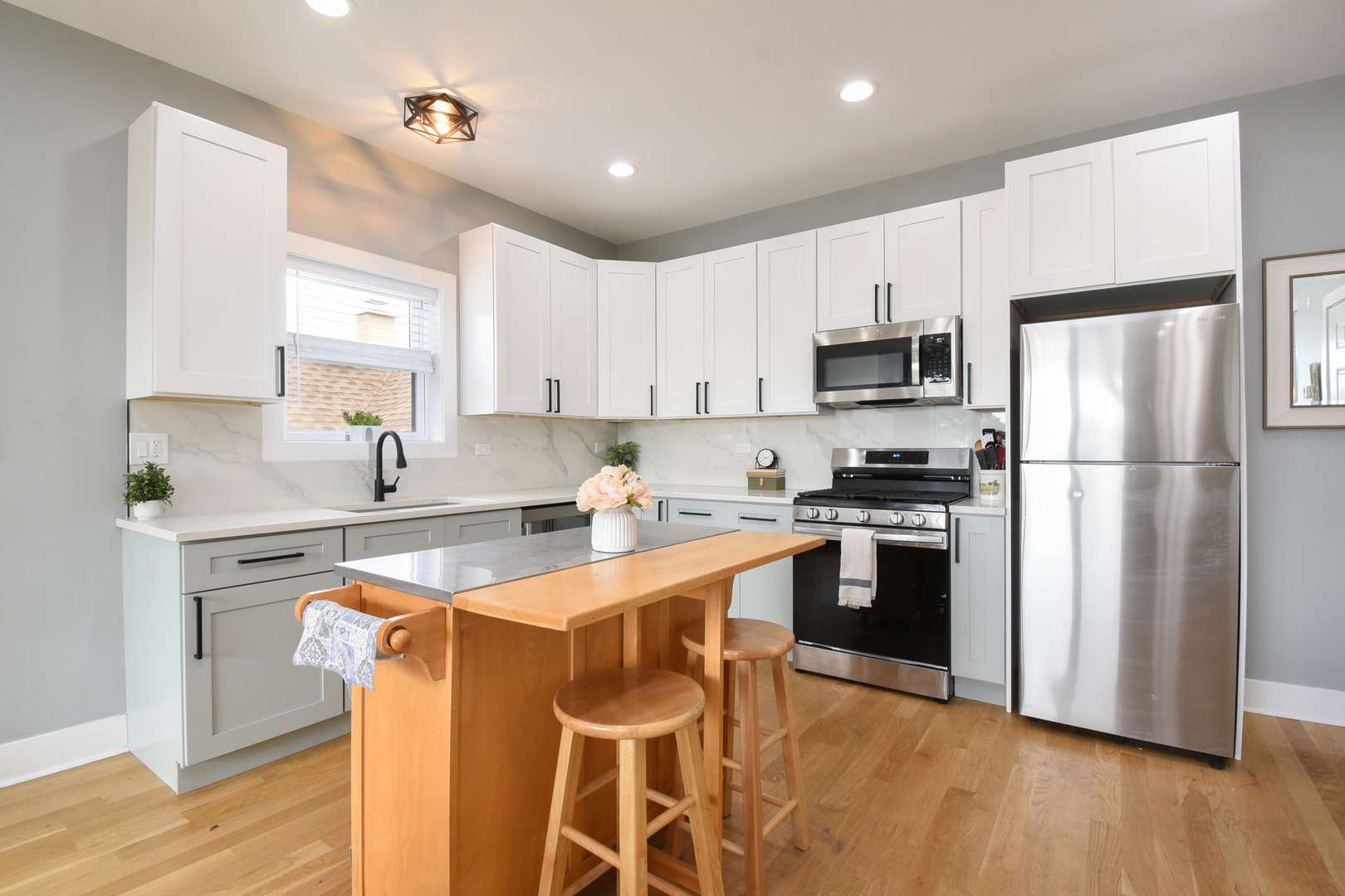Chicago, IL 60639,4942 W Belden Street #2