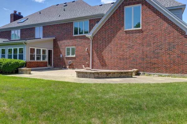 Inverness, IL 60067,1609 Clover Drive