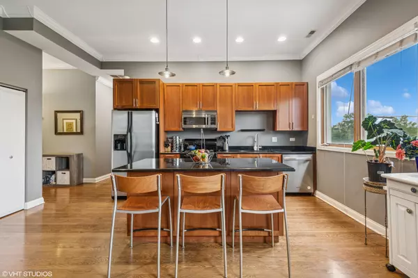Chicago, IL 60647,2245 W North Avenue #303