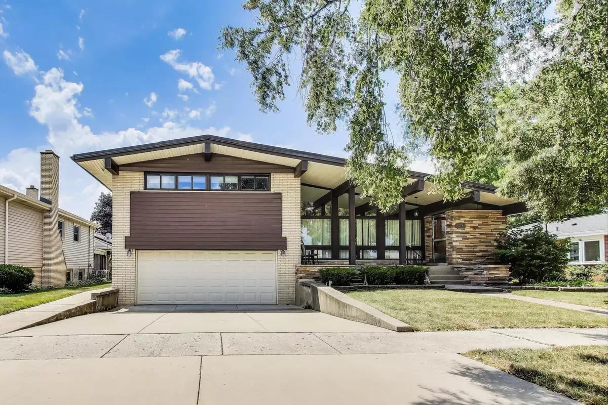 Oak Lawn, IL 60453,10020 S Karlov Avenue