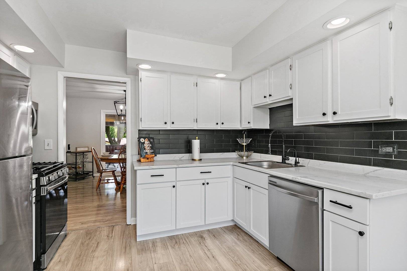 Woodstock, IL 60098,834 Oak Street